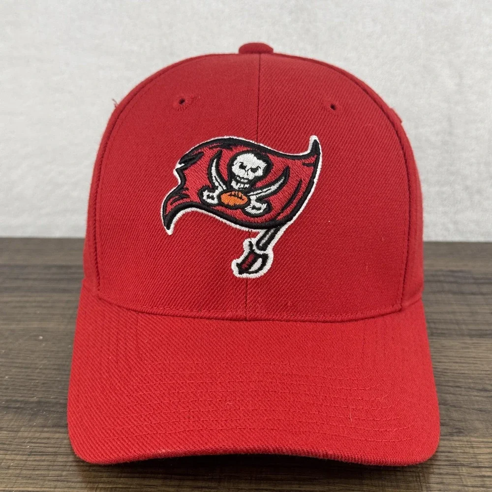 Tampa Bay Buccaneers Hat Cap‎ Strap Back Mens One Size Red NFL Football Reebok